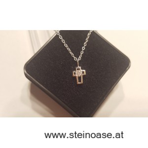 Zartes Kreuz mit Kette